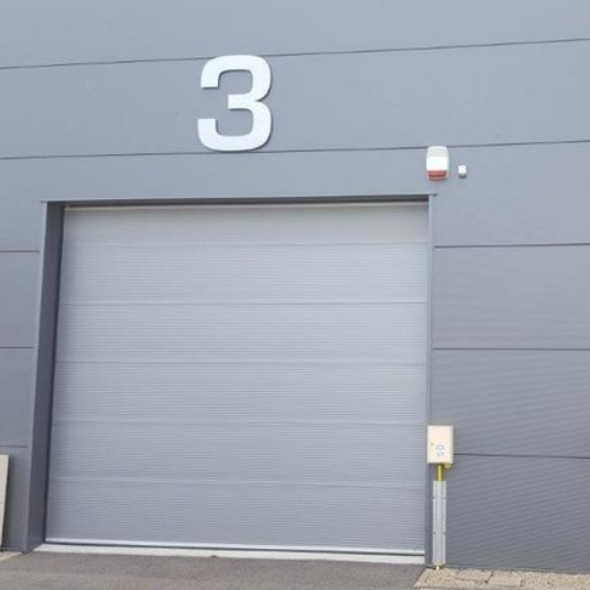 Porte de garage des bâtiment de ambiance chauffage